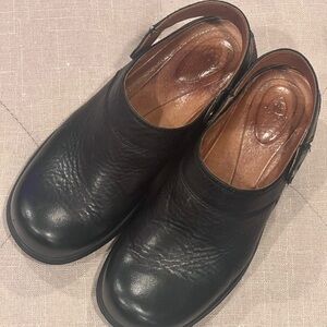 Ariat- Black Leather Clogs